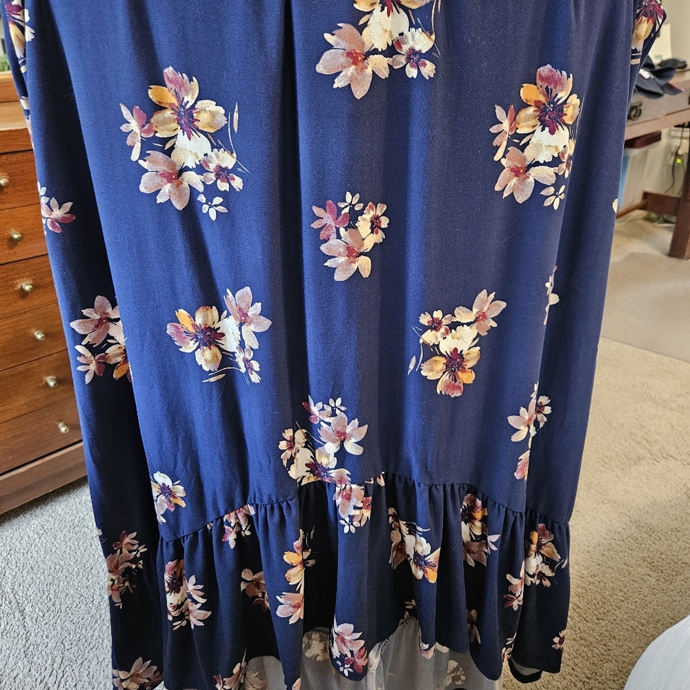 Beautiful woman's plus size skirt - Picture 4 of 4